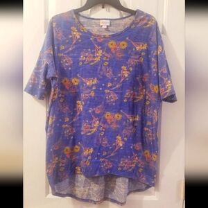 Small Blue Geometric Lularoe top